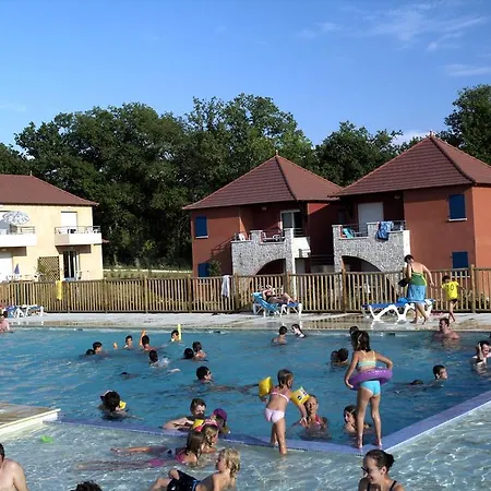 Terres De France - Domaine De Claire Rive 假日公园