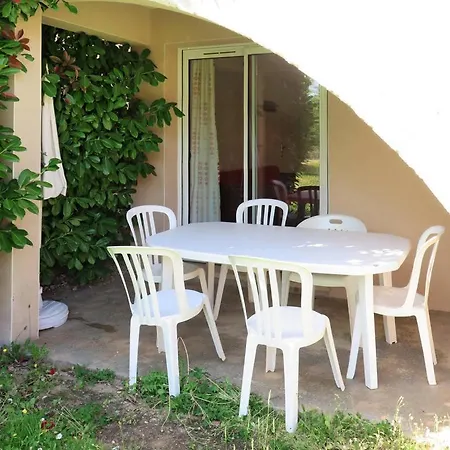 Terres De France - Domaine De Claire Rive 假日公园 3*