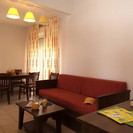 홀리데이파크 Terres De France - Domaine De Claire Rive 3*