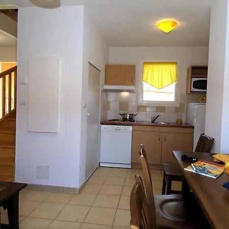Kompleks wypoczynkowy Terres De France - Domaine De Claire Rive 3*