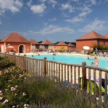 Holiday park Terres De France - Domaine De Claire Rive