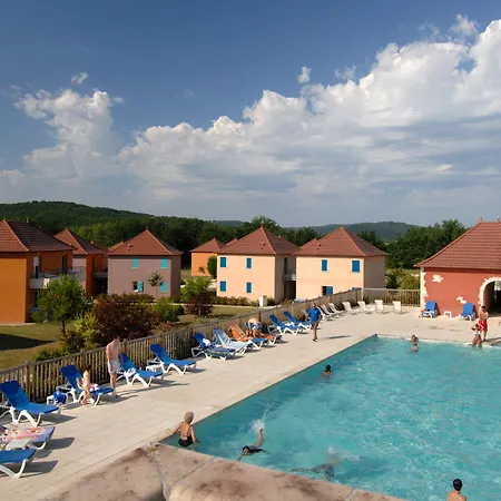 Holiday park Terres De France - Domaine De Claire Rive 3*