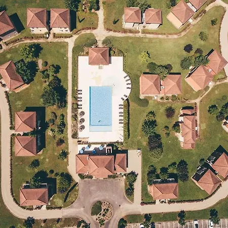 Prázdninový areál Terres De France - Domaine De Claire Rive Prayssac