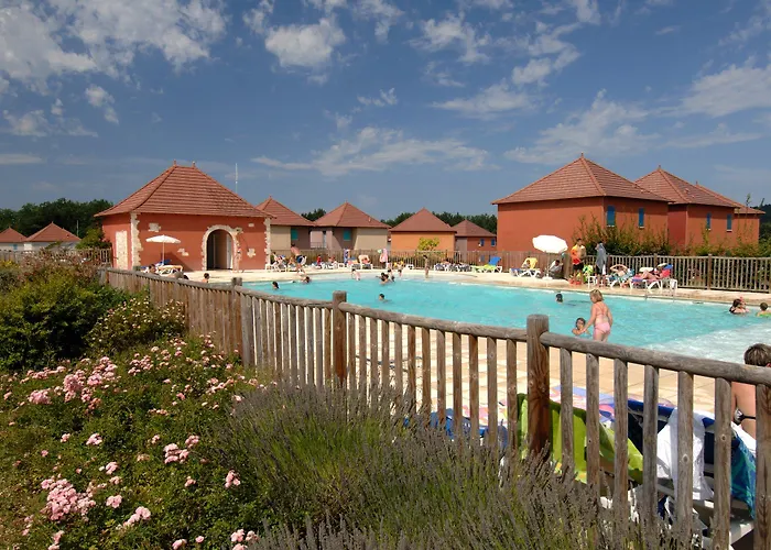Parco vacanze Terres De France - Domaine De Claire Rive 3*