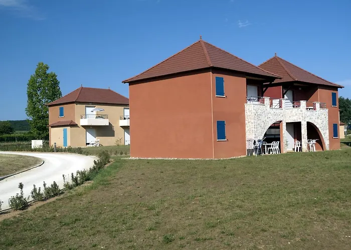 Terres De France - Domaine De Claire Rive Ferienpark