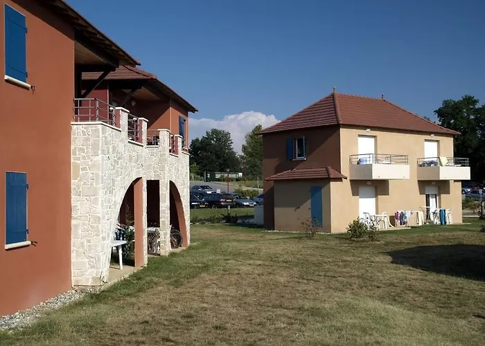 Terres De France - Domaine De Claire Rive Ferienpark Prayssac