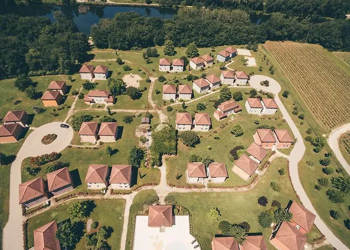 Ferienpark Terres De France - Domaine De Claire Rive Prayssac